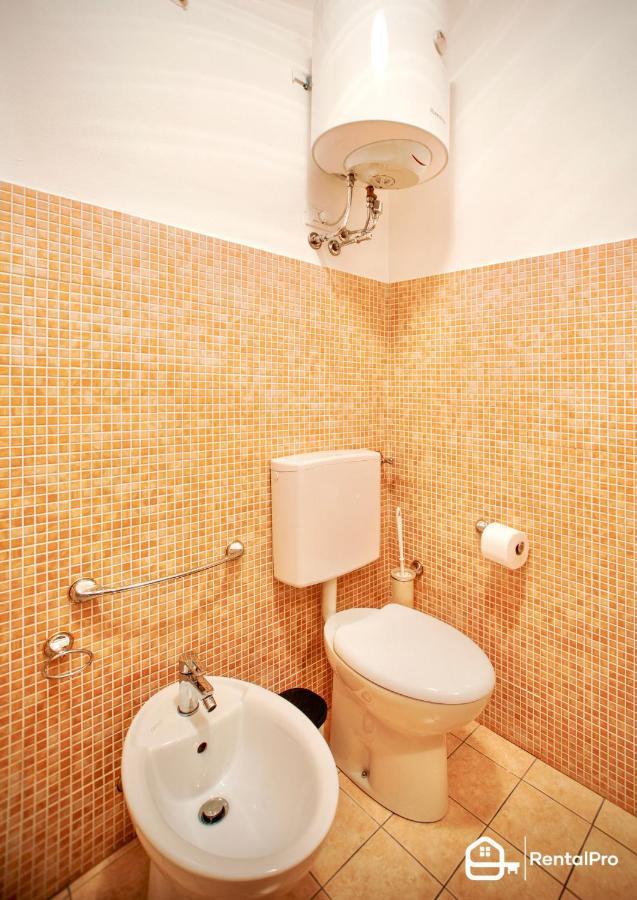Free Parking-sea View, With Pool & Garden Apartment
