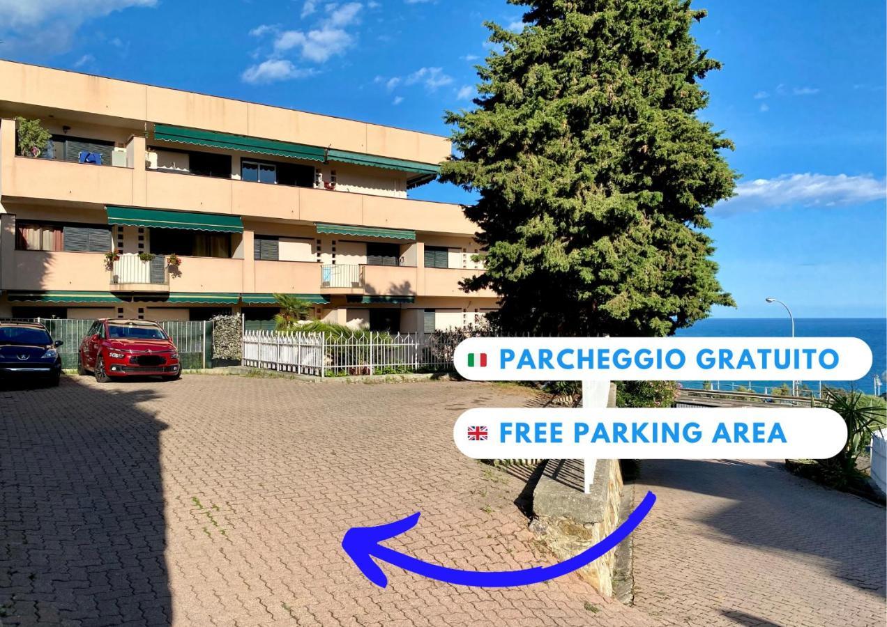 Free Parking-sea View, With Pool & Garden Apartment